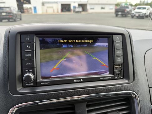 Used 2019 Dodge Grand Caravan SXT FWD image 26