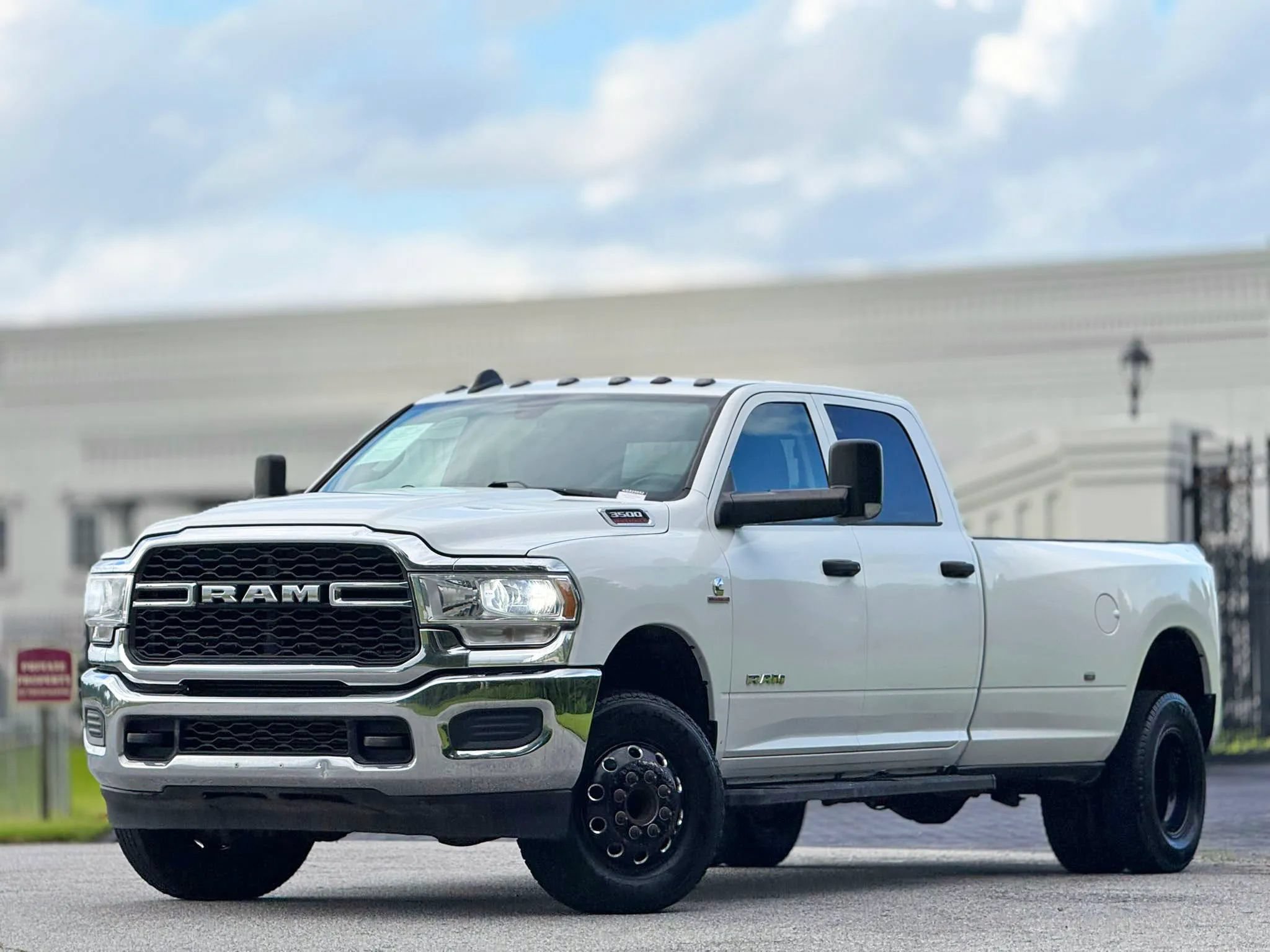 Used 2019 RAM 3500 Tradesman AWD/4WD image 1