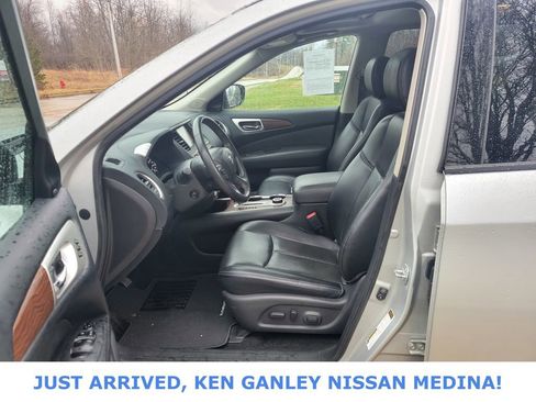 Used 2017 Nissan Pathfinder Platinum w/ Cargo Package image 14