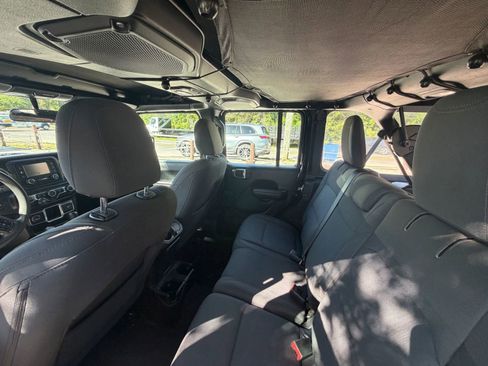 Used 2018 Jeep Wrangler Unlimited Sport AWD/4WD image 14