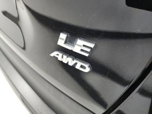 Used 2022 Toyota RAV4 LE AWD/4WD image 12