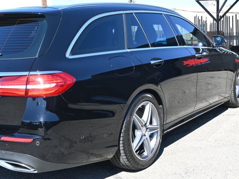 Used 2017 Mercedes-Benz E 400 4MATIC Wagon image 18