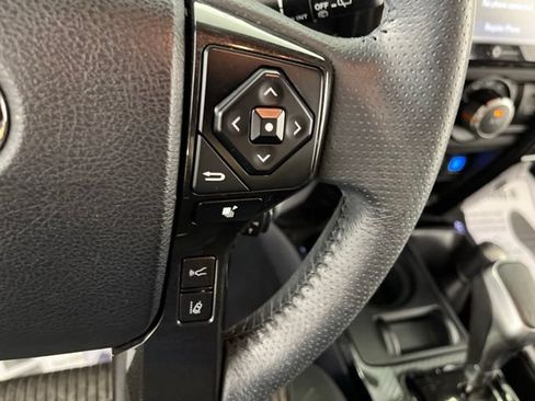 Used 2020 Toyota 4Runner TRD Off-Road AWD/4WD image 22
