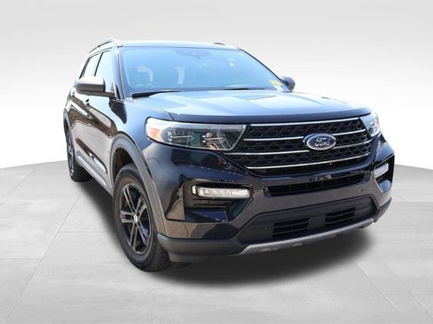 Used 2021 Ford Explorer XLT w/ Equipment Group 202A AWD/4WD image 11