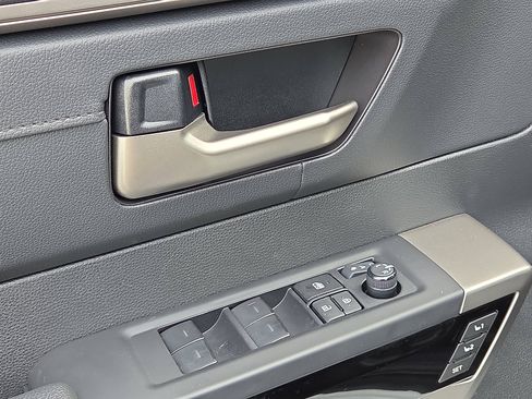 Used 2024 Toyota Tundra Limited image 13