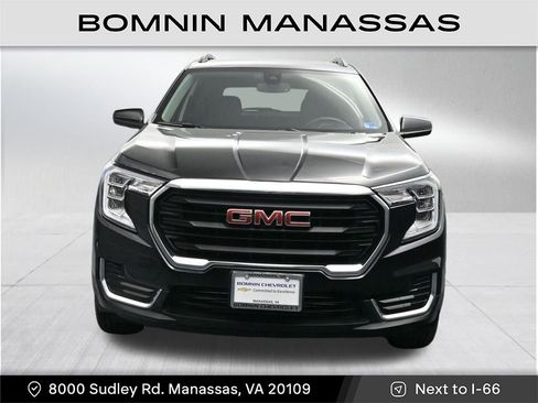 Used 2023 GMC Terrain SLE w/ Driver Convenience Package image 8