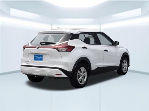 Used 2024 Nissan Kicks S FWD image 7