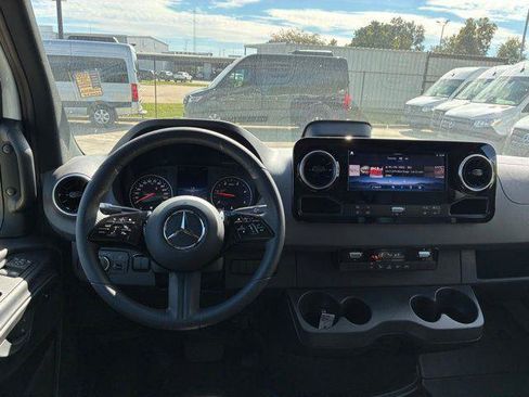 New 2025 Mercedes-Benz Sprinter 2500 image 12