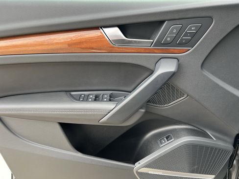 Used 2023 Audi Q5 2.0T Prestige w/ Prestige Package image 14