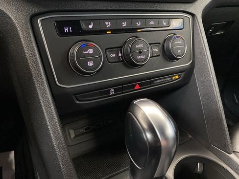 Used 2020 Volkswagen Atlas Cross Sport SE image 14