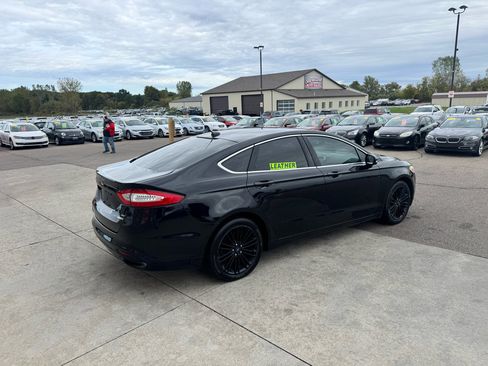 Used 2016 Ford Fusion SE w/ Equipment Group 202A image 5