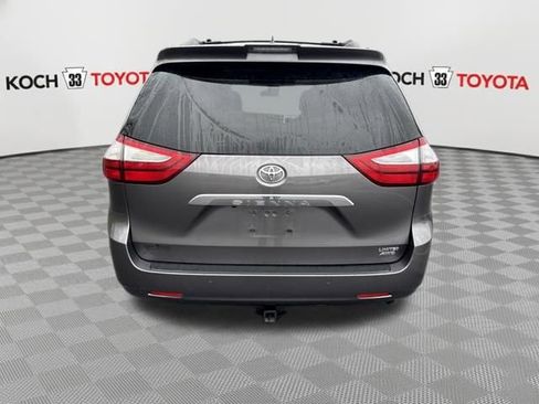 Used 2019 Toyota Sienna Limited Premium image 7