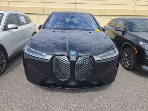 Used 2024 BMW iX xDrive50 w/ Sport Package AWD/4WD image 2
