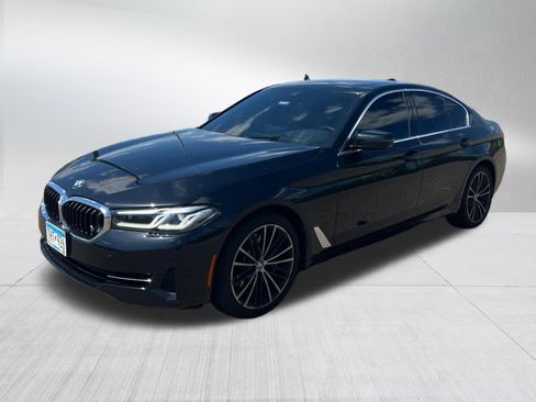 Used 2021 BMW 530i xDrive w/ Premium Package AWD/4WD image 3