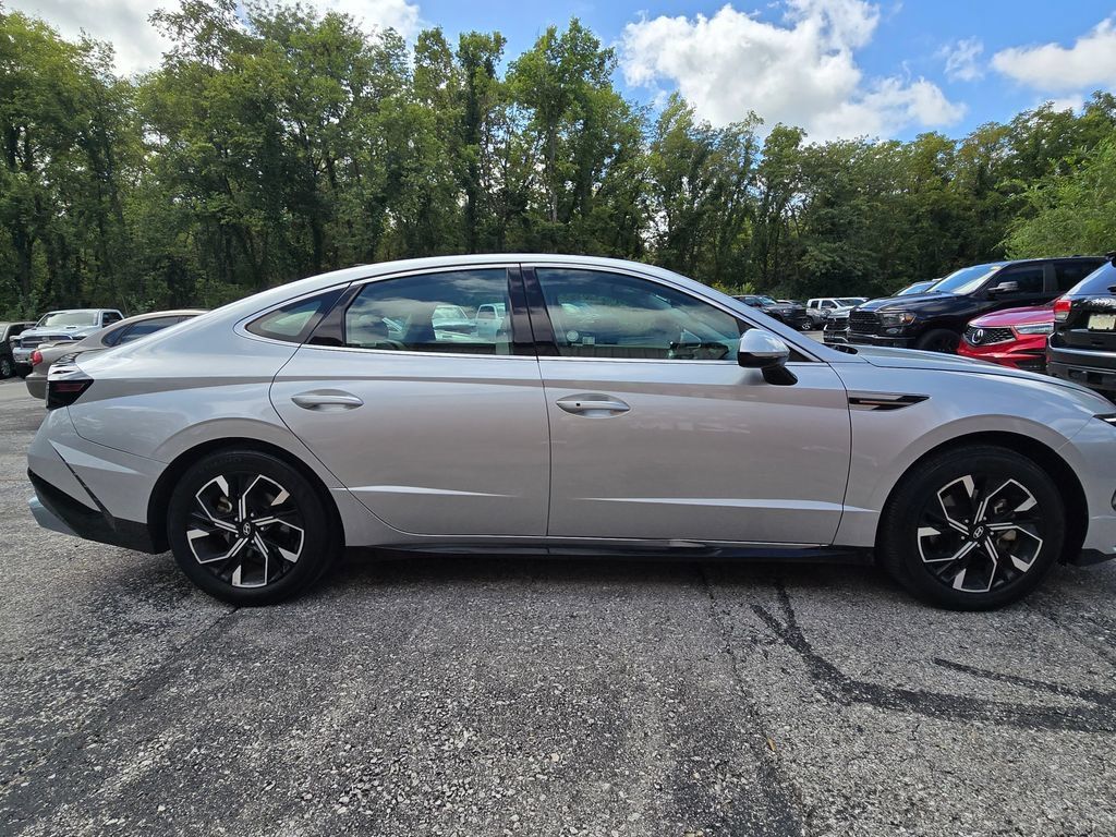 Used 2025 Hyundai Sonata SEL FWD image 11