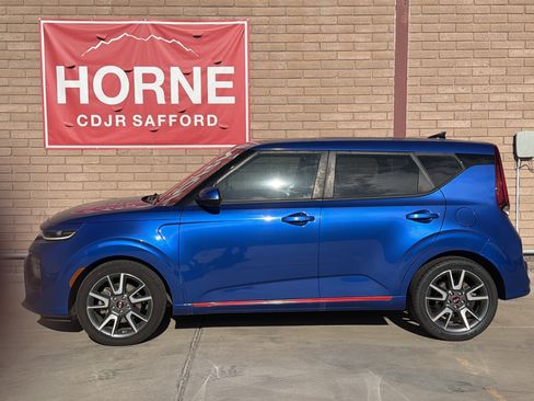 Used 2020 Kia Soul GT-Line Turbo FWD image 2