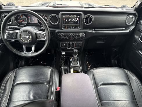 Used 2018 Jeep Wrangler Unlimited Sahara AWD/4WD image 15