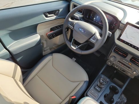 New 2025 Ford Maverick Lariat image 11