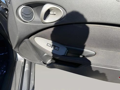 Used 2014 Nissan 370Z Coupe RWD image 33