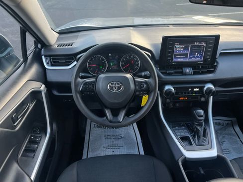 Used 2022 Toyota RAV4 LE image 2