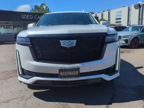Used 2024 Cadillac Escalade ESV Sport Platinum w/ LPO, ONYX Package AWD/4WD image 2