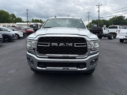 Used 2024 RAM 2500 Big Horn AWD/4WD image 2