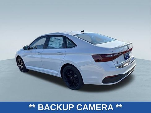Used 2026 Volkswagen Jetta SE FWD image 3