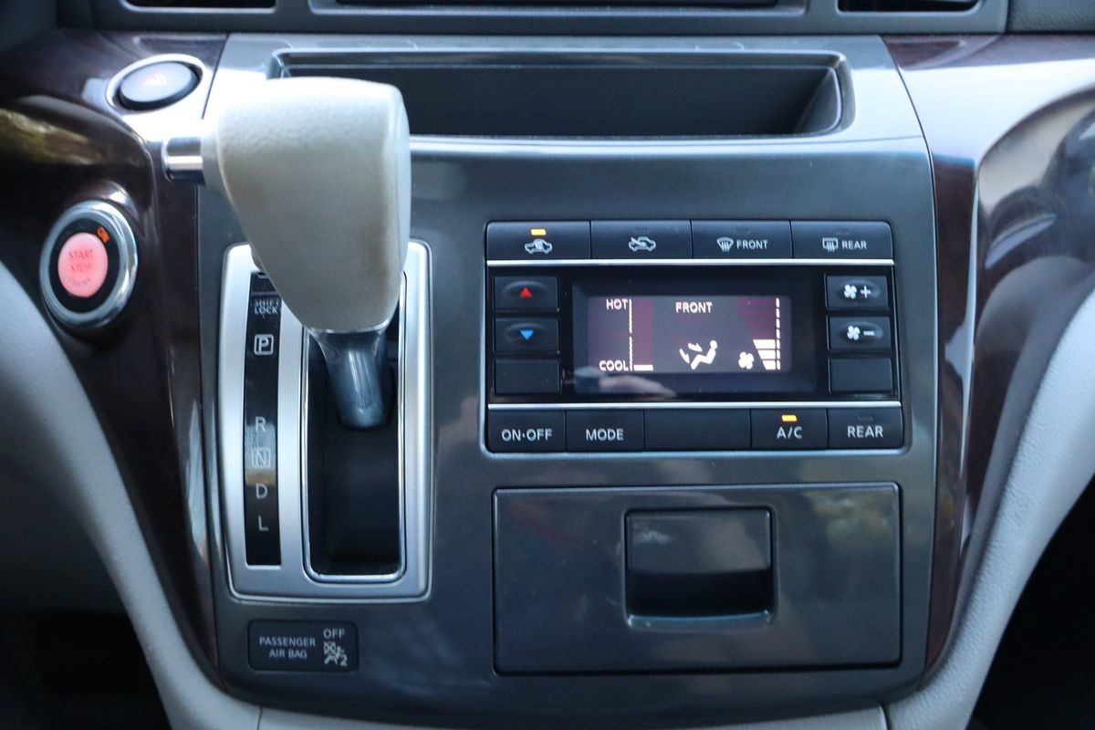Used 2014 Nissan Quest S FWD image 34