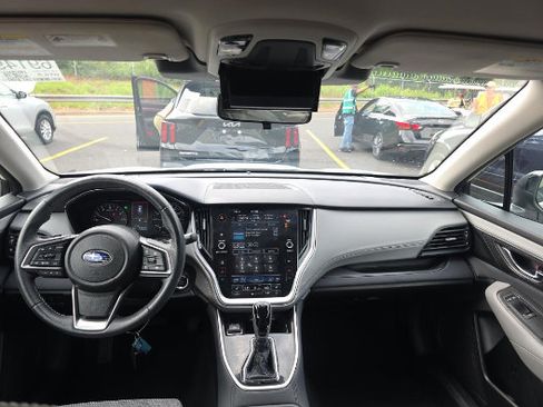 Used 2023 Subaru Outback Premium AWD/4WD image 6