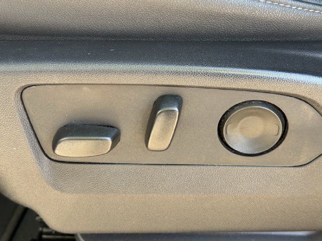 Used 2025 GMC Sierra 1500 SLT AWD/4WD image 24