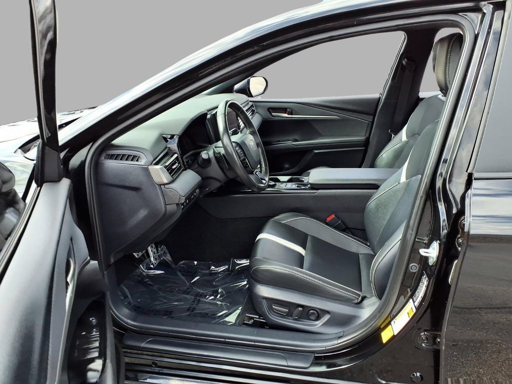 Used 2025 Toyota Camry SE FWD image 22