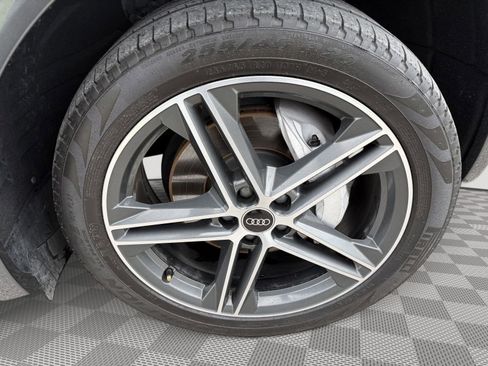 Used 2023 Audi Q5 e Premium Plus w/ Premium Plus Package AWD/4WD image 9