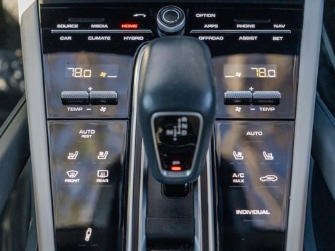 Used 2019 Porsche Cayenne E-Hybrid image 27