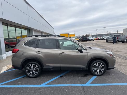 Used 2019 Subaru Forester Limited w/ Popular Package #3 image 9