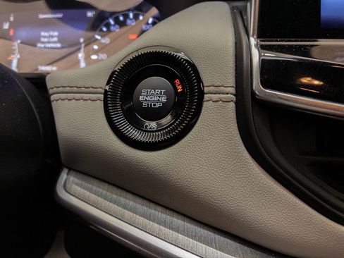 Used 2025 Jeep Compass Limited image 21