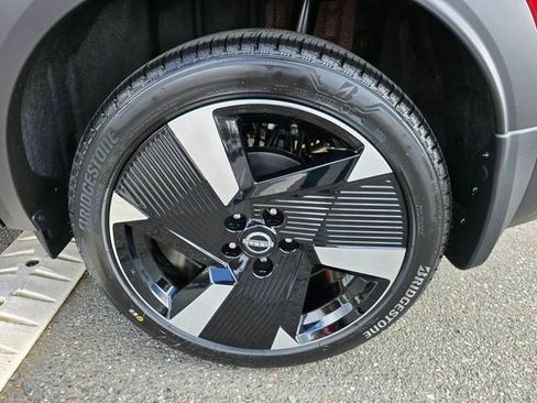 New 2026 Nissan Kicks SR AWD/4WD image 12