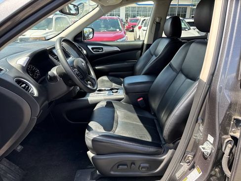 Used 2019 Nissan Pathfinder SL AWD/4WD image 15