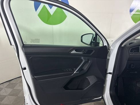 Used 2020 Volkswagen Tiguan SE w/ 3rd Row Seat Package AWD/4WD image 19
