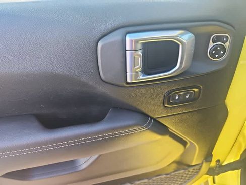 Used 2023 Jeep Wrangler Unlimited Sahara w/ Cold Weather Group AWD/4WD image 19