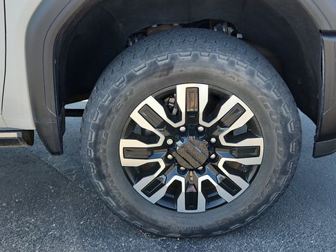 Used 2024 GMC Sierra 2500 Denali Ultimate AWD/4WD image 7