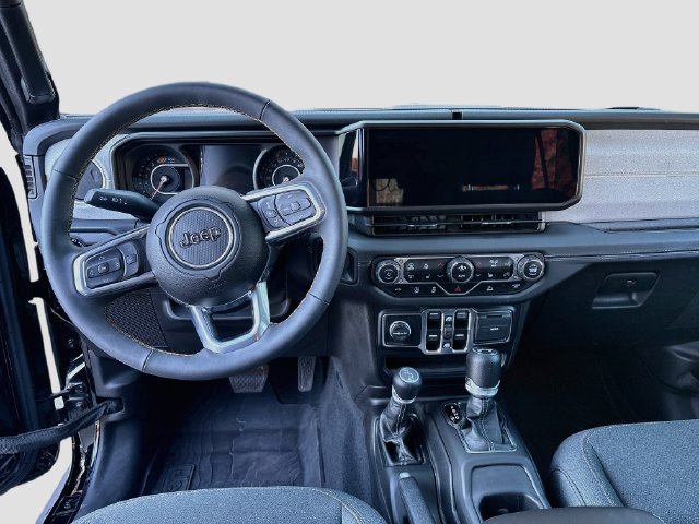 Used 2024 Jeep Wrangler Unlimited Sahara AWD/4WD image 23