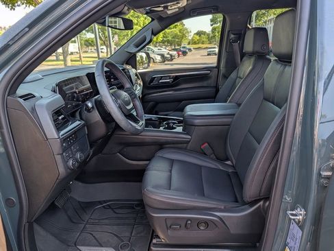 Used 2026 Chevrolet Tahoe RST w/ Comfort Package AWD/4WD image 13