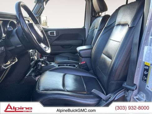 Used 2020 Jeep Wrangler Sahara image 9