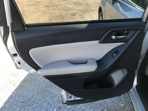 Used 2014 Subaru Forester 2.5i Limited image 18