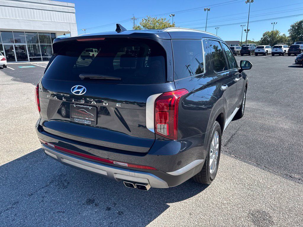 Used 2024 Hyundai Palisade SEL FWD image 3