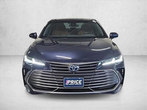Used 2019 Toyota Avalon Limited w/ Advanced Safety Package FWD image 2