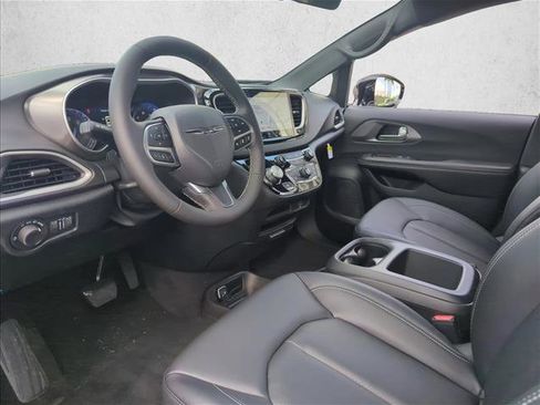 New 2026 Chrysler Voyager LX image 2