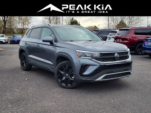 Used 2022 Volkswagen Taos SE w/ Panoramic Sunroof Package image 1