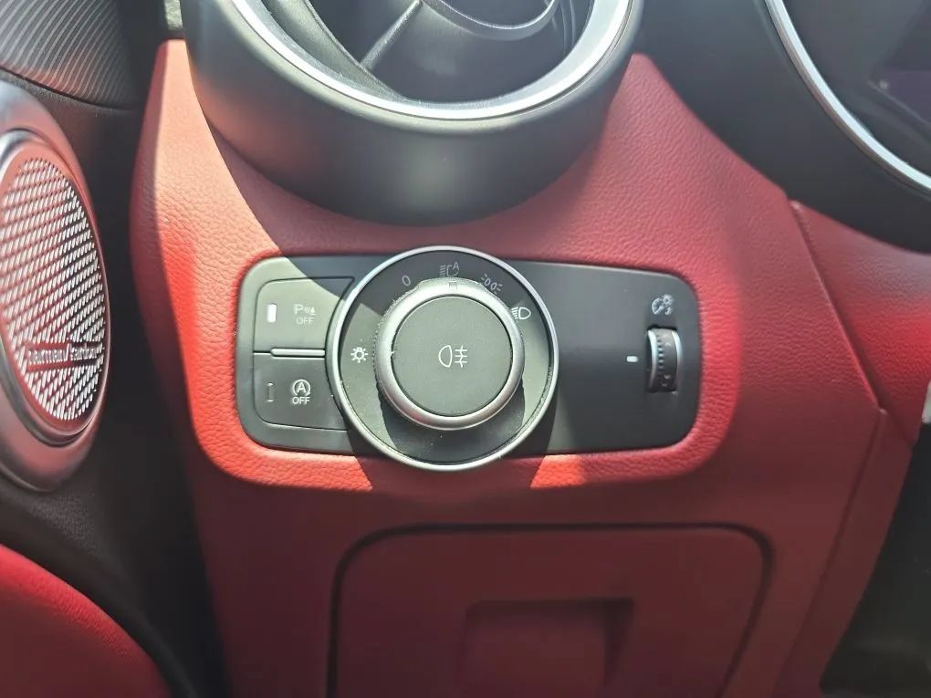 Used 2020 Alfa Romeo Stelvio Ti Sport w/ Quick Order Package 22S Sport AWD/4WD image 25
