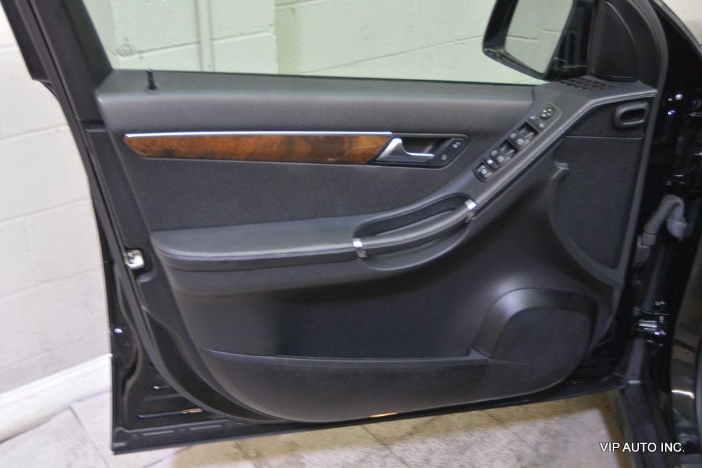 Used 2012 Mercedes-Benz R 350 BlueTEC 4MATIC image 8